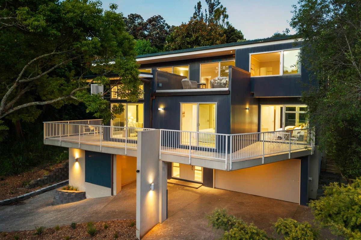 3 Maunganui Road, Birkenhead, Auckland - Carousel 1