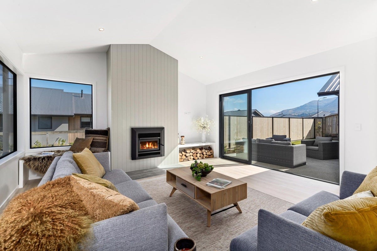 10 Coopworth Road, Jacks Point, Queenstown - Carousel 2