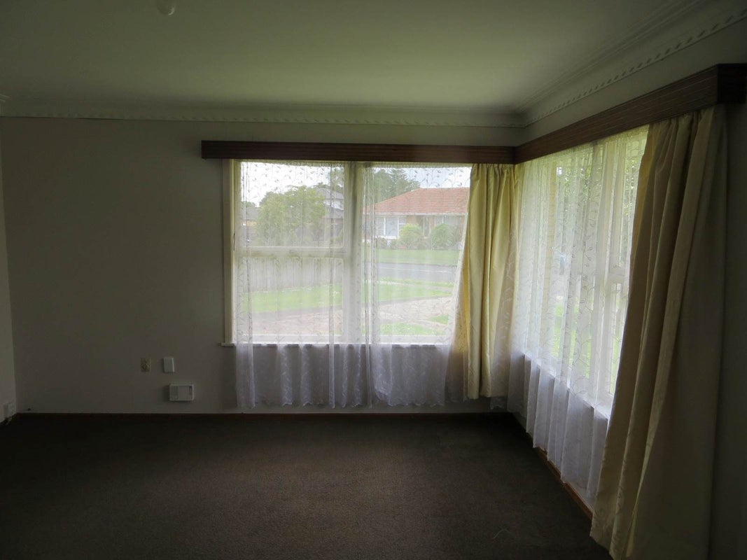 36 Buckingham Crescent, Manukau, Auckland - Carousel 2