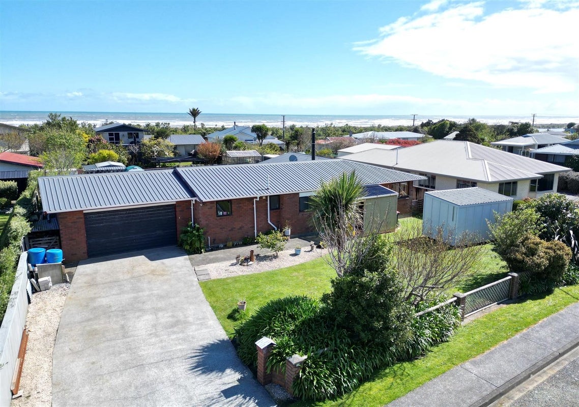 12 Ogilvie Road, Gladstone, Greymouth - Carousel 23