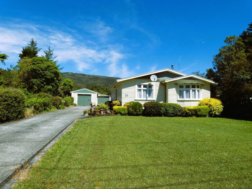 16 McGill Street, Waimangaroa, Westport - Carousel 1
