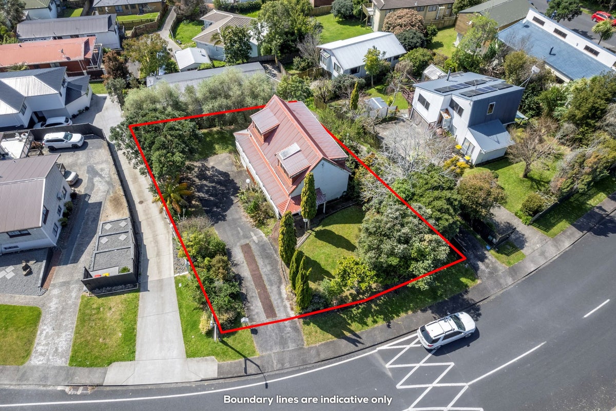 18 Widmore Drive, Massey, Auckland - Carousel 2