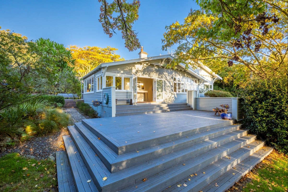70 Glen Road, The Glen, Dunedin - Carousel 1