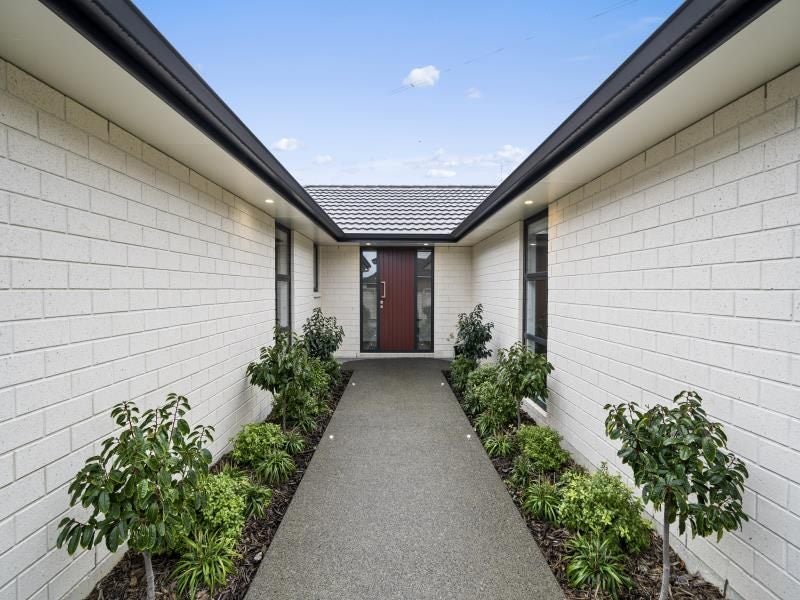 124 Melksham Drive, Churton Park, Wellington - Carousel 1