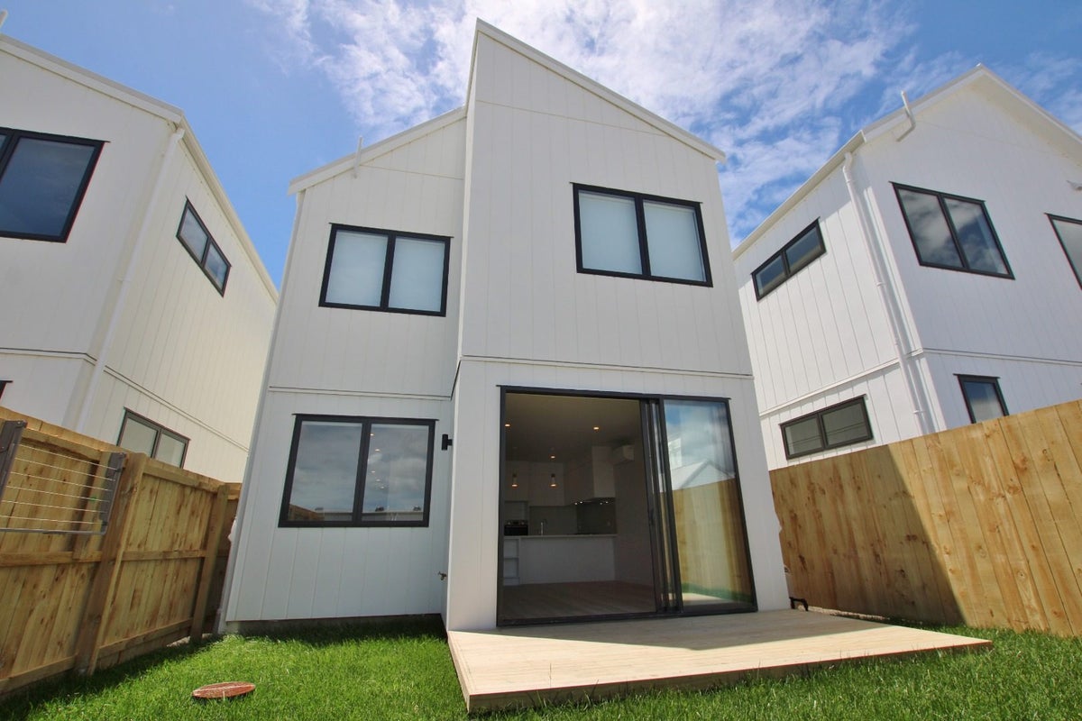 10 Porowha Road, Westgate, Auckland - Carousel 14