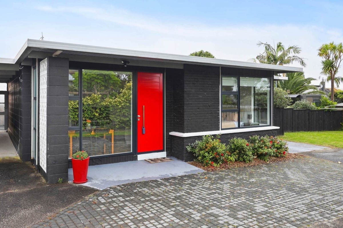 3/132 Onewa Road, Northcote, Auckland - Carousel 1