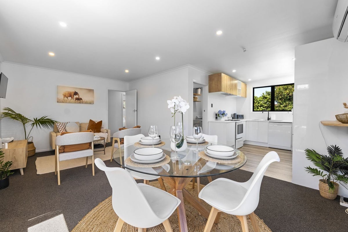 47B Barrett Street, Westown, New Plymouth - Carousel 1