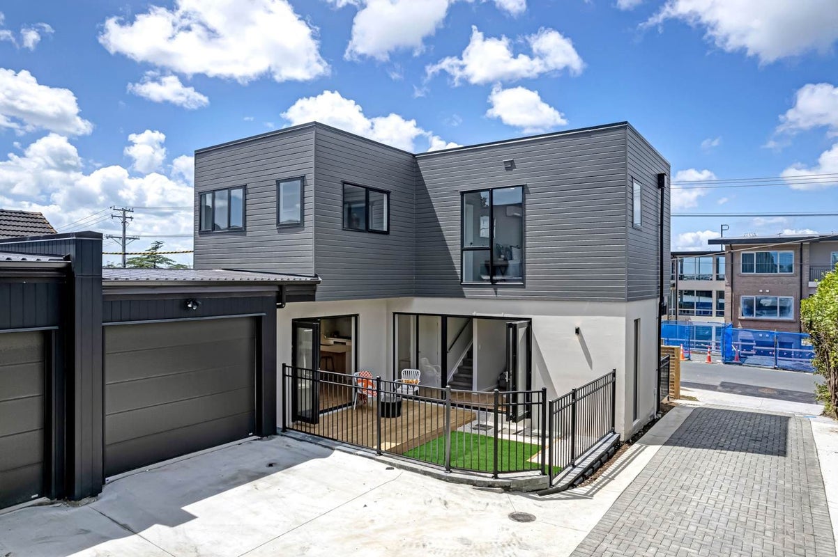 1/32 Ngataringa Road, Devonport, Auckland - Carousel 1
