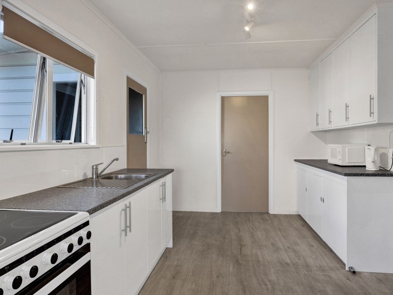 1352 Devon Road, Brixton, Waitara - Carousel 2