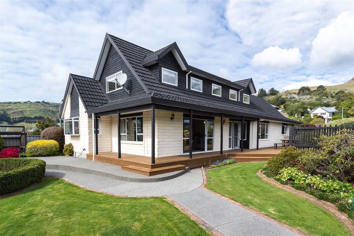 6 Clonbracken Lane, Heathcote Valley, Christchurch - Carousel 2
