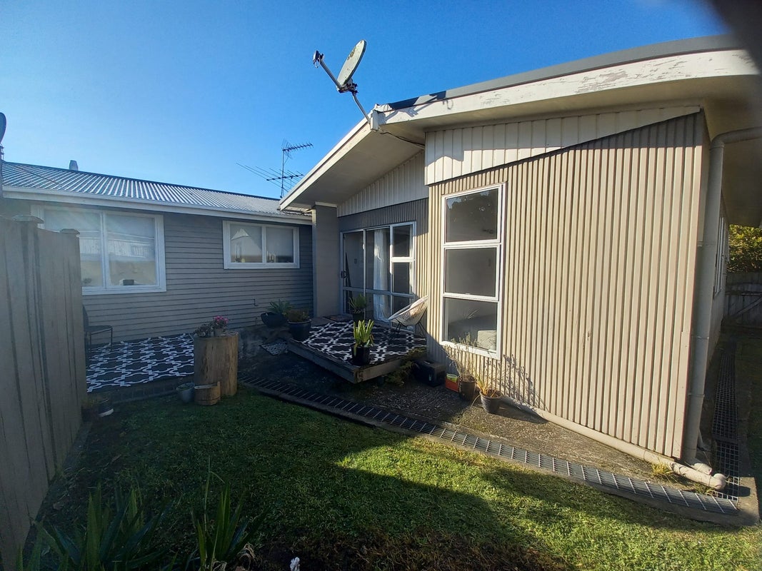 5 Bishopgate Street, Birkdale, Auckland - Carousel 1