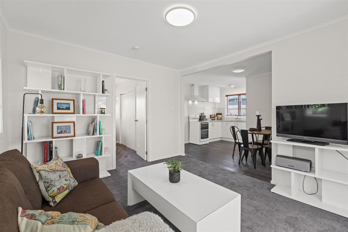 2/13 Salisbury Road, Birkdale, Auckland - Carousel 2