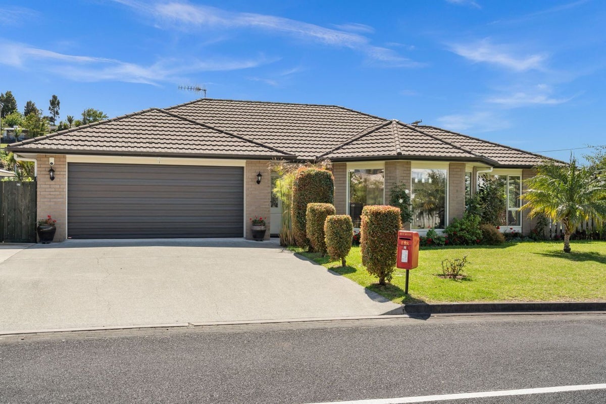 2 Charlise Place, Onerahi, Whangarei - Carousel 1