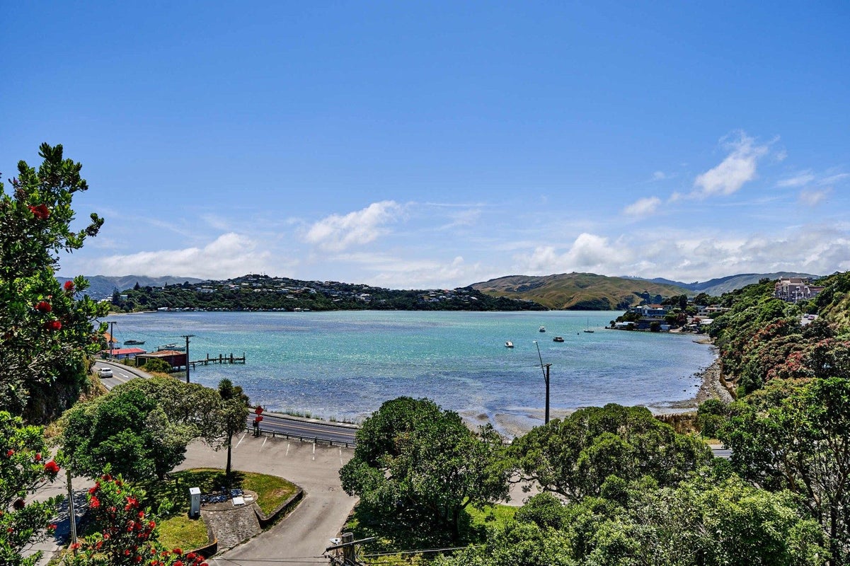 82 Paremata Road, Paremata, Porirua - Carousel 1