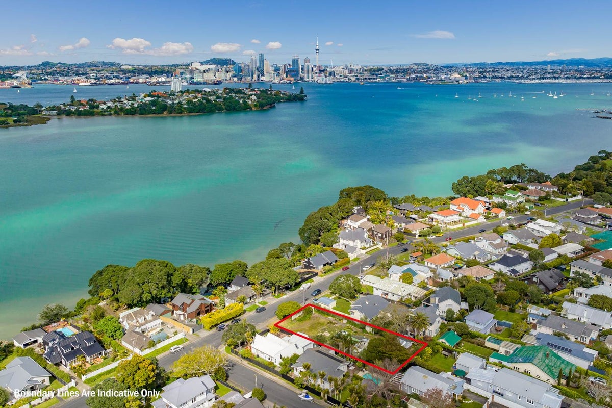 66 Norwood Road, Bayswater, Auckland - Carousel 1