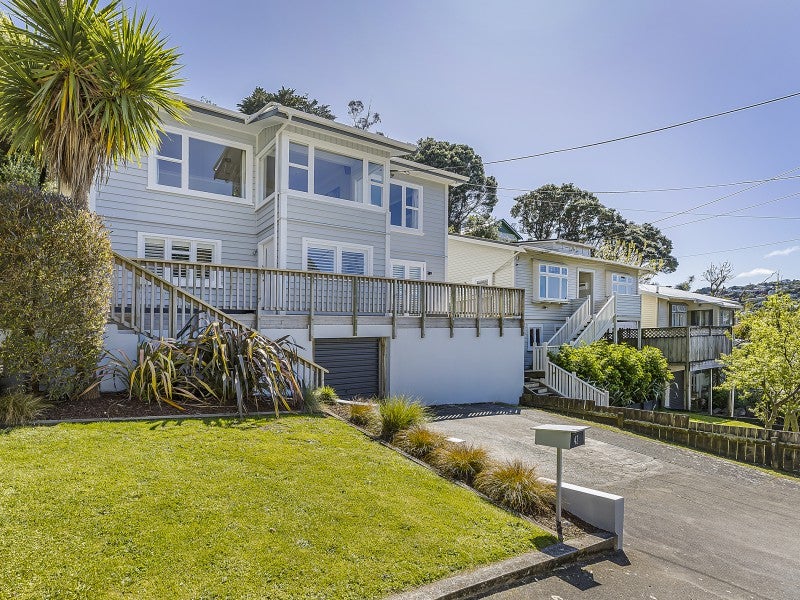 42 Ribble Street, Island Bay, Wellington - Carousel 1
