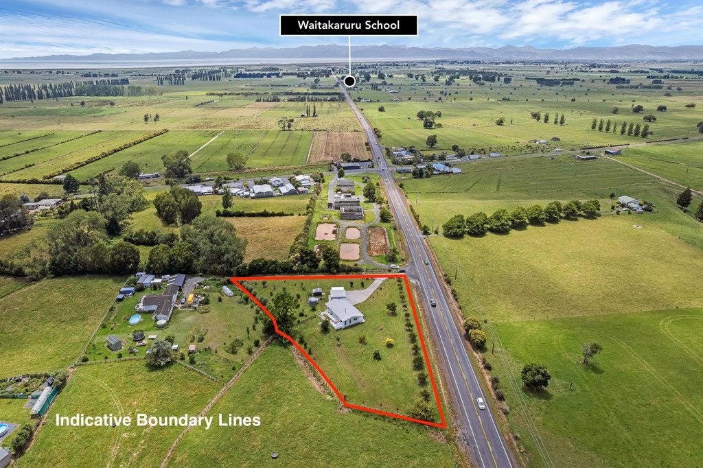 241A State Highway 25, Waitakaruru, Ngatea - Carousel 26