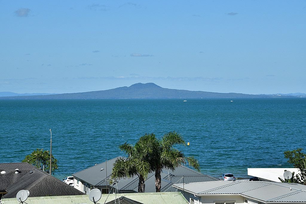 37 Mckenzie Avenue, Arkles Bay, Whangaparaoa - Carousel 1