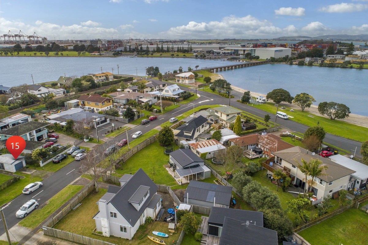 15 Ngatai Road, Otumoetai, Tauranga - Carousel 22
