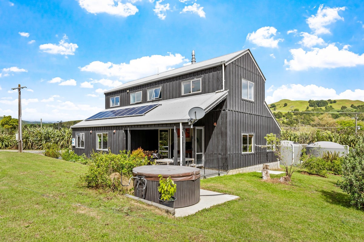 1425 Whangaripo Valley Road, Whangaripo, Wellsford - Carousel 1