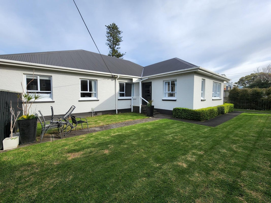 8 Henui Street, Strandon, New Plymouth - Carousel 1