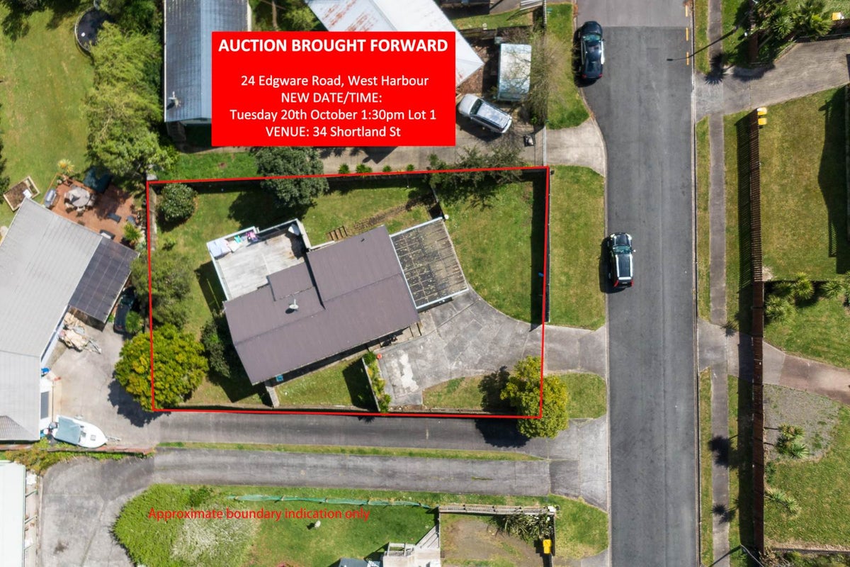 24 Edgware Road, West Harbour, Auckland - Carousel 1