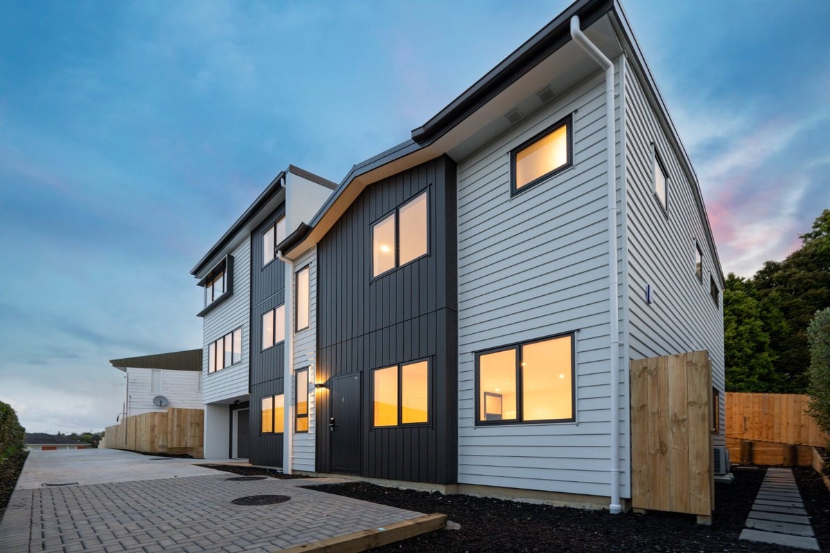 57B Chequers Avenue, Glenfield, Auckland - Carousel 1