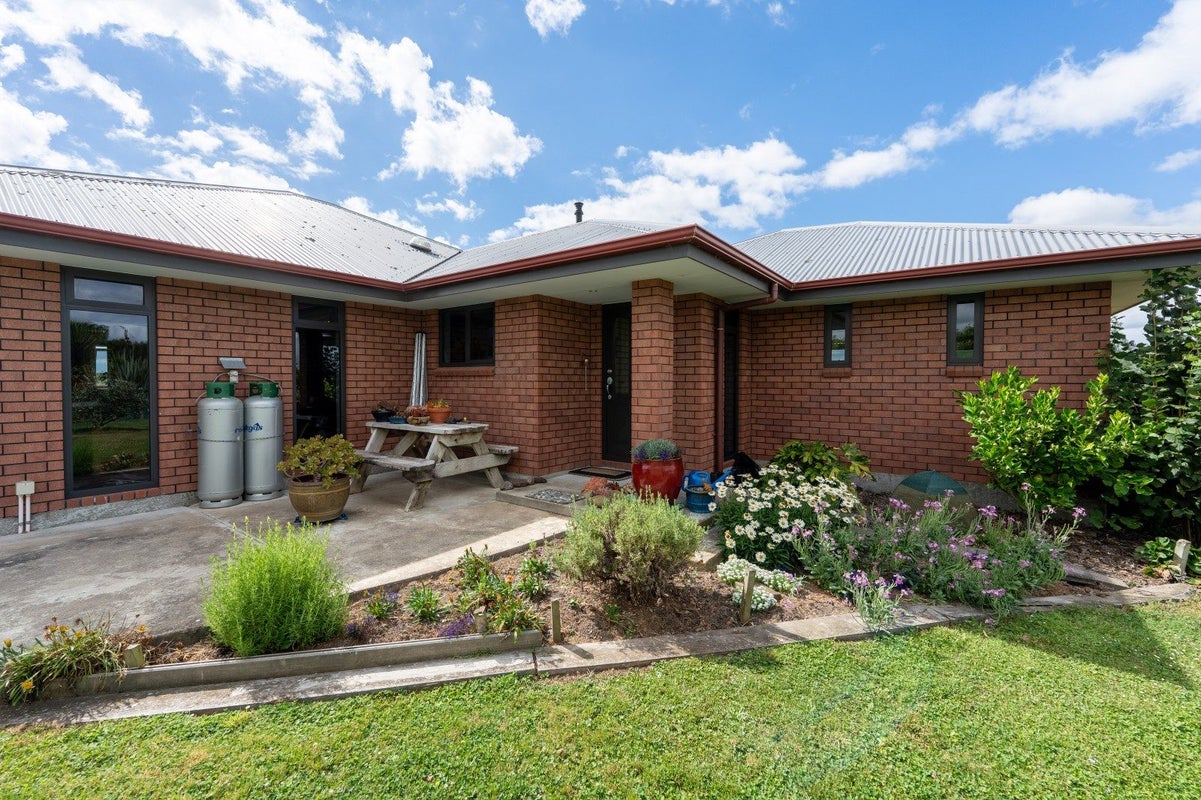 158 Mount Taylor Drive, Feilding, Feilding - Carousel 2
