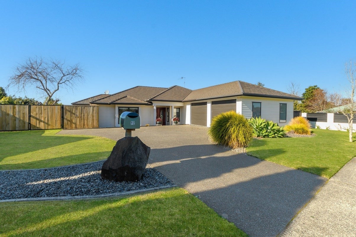 92 Bethlehem Heights, Bethlehem, Tauranga - Carousel 1