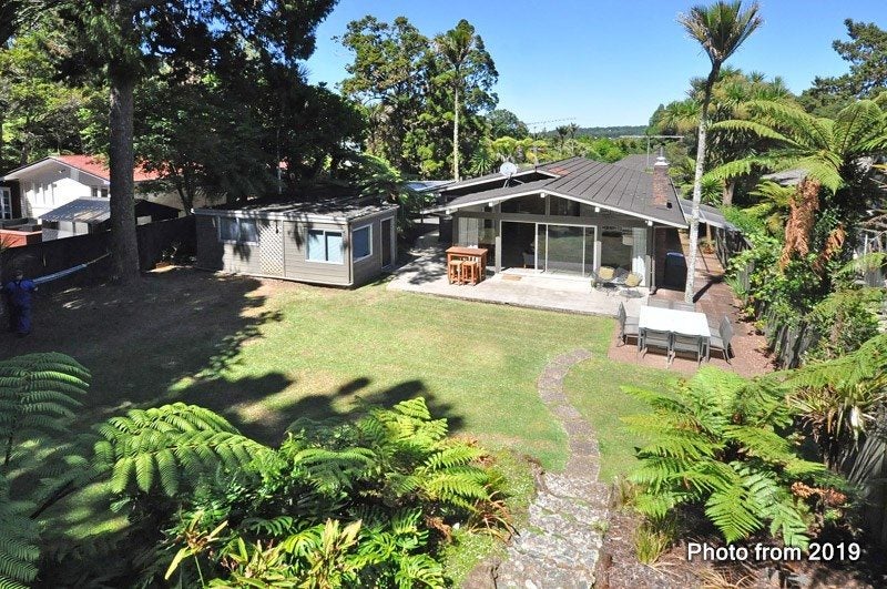 50 Waima Crescent, Titirangi, Auckland - Carousel 2