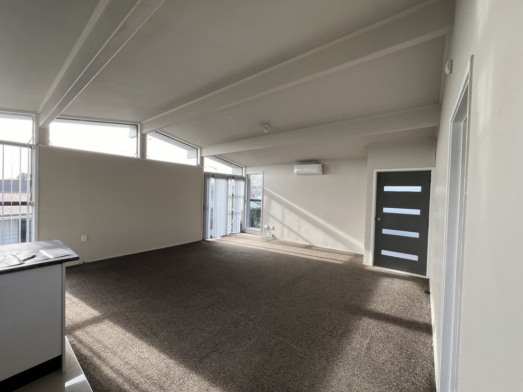 35 Darnell Crescent, Clover Park, Auckland - Carousel 2