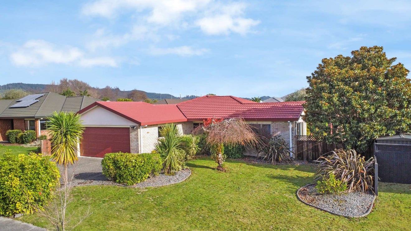 12 Duggan Drive, Owhata, Rotorua - Carousel 1