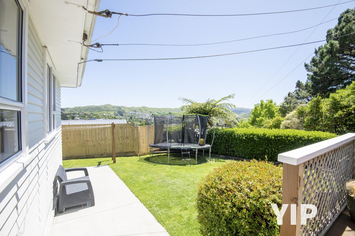 143 Helston Road, Paparangi, Wellington - Carousel 2