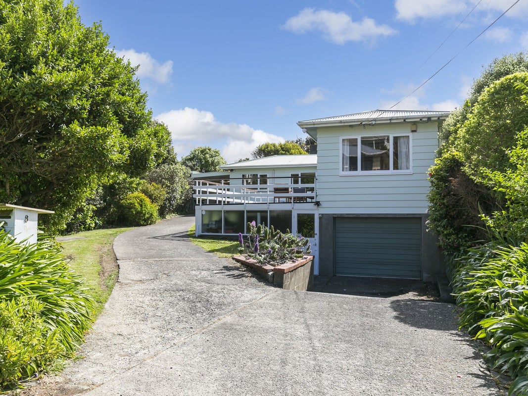 8 Miles Crescent, Newlands, Wellington - Carousel 1