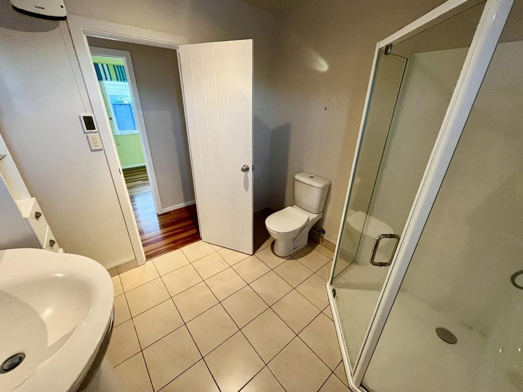 71 Aberdeen Road, Castor Bay, Auckland - Carousel 15