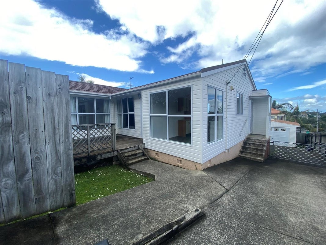 106 Golf Road, New Lynn, Auckland - Carousel 1