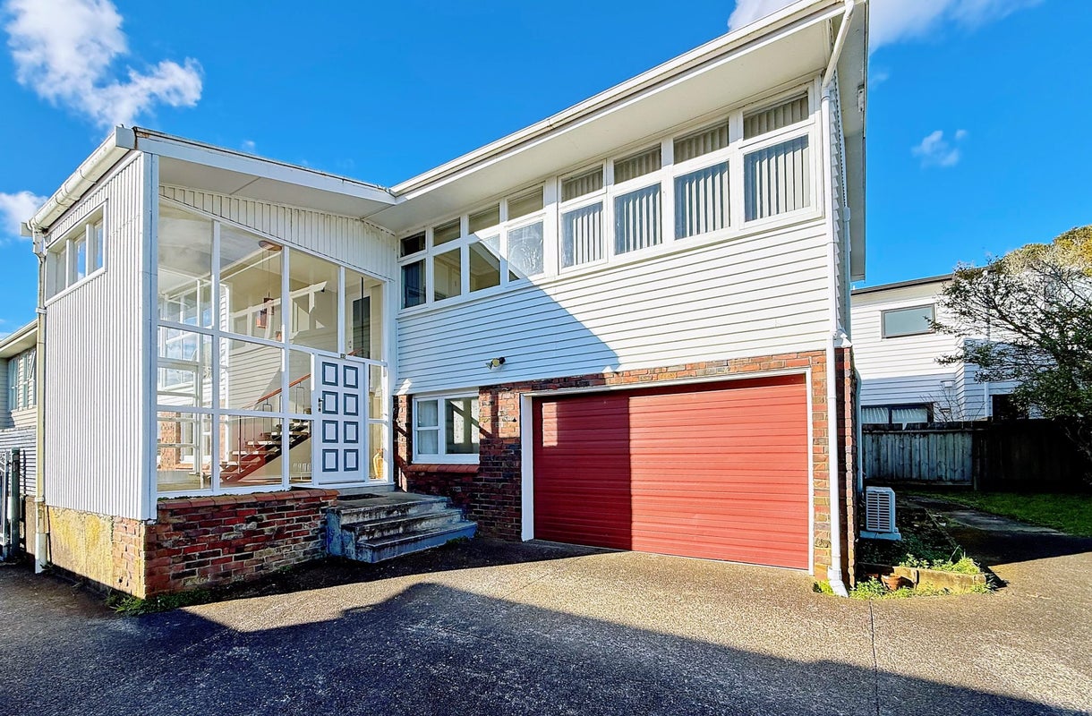 35 Arundel Street, Mount Roskill, Auckland - Carousel 1