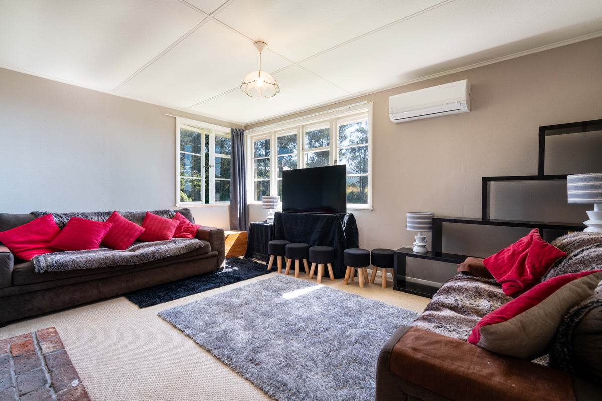 13 Mooltan Street, Halfway Bush, Dunedin - Carousel 1
