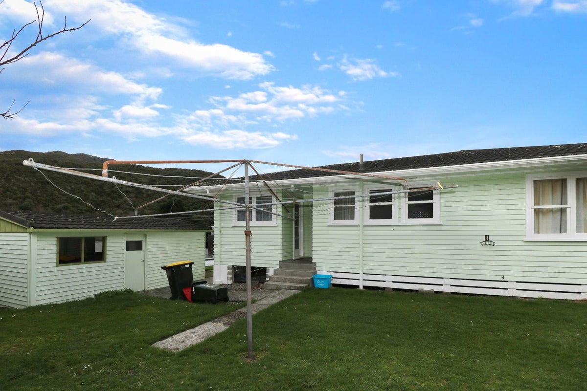 17 Parenga Street, Wainuiomata, Lower Hutt - Carousel 11