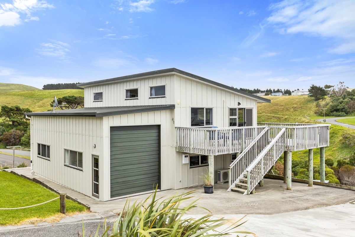 41 Balfour crescent, Castlepoint, MASTERTON - Carousel 1