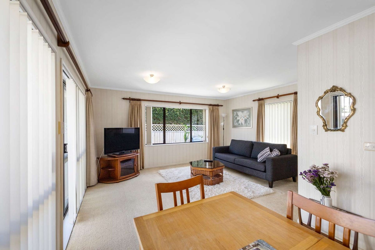 19B Paynters Avenue, Strandon, New Plymouth - Carousel 2