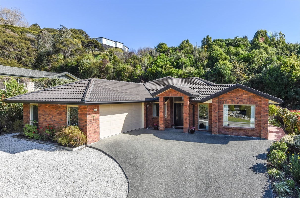 32 Farleigh Street, Atawhai, Nelson - Carousel 1