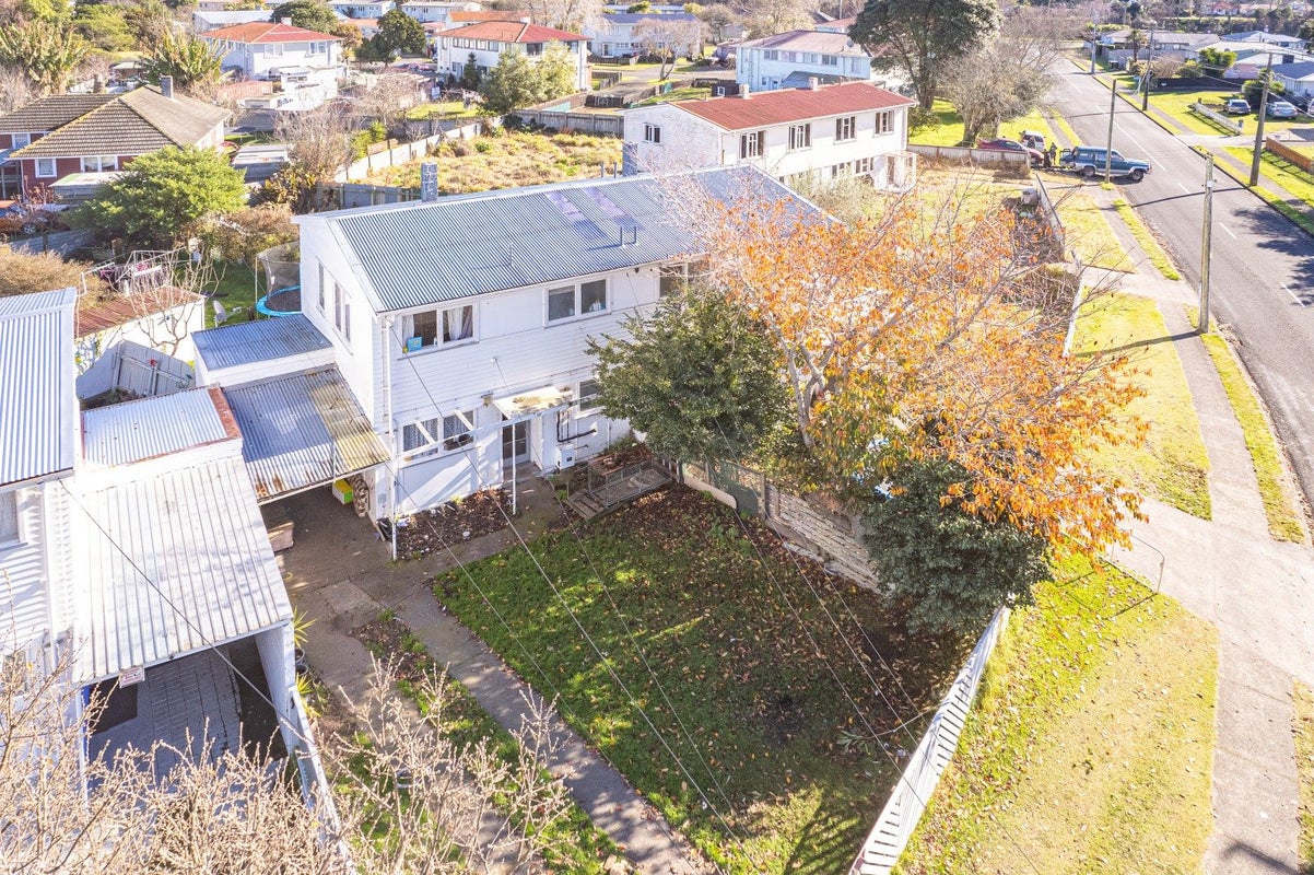 101 Talbot Street, Whanganui East, Whanganui - Carousel 1