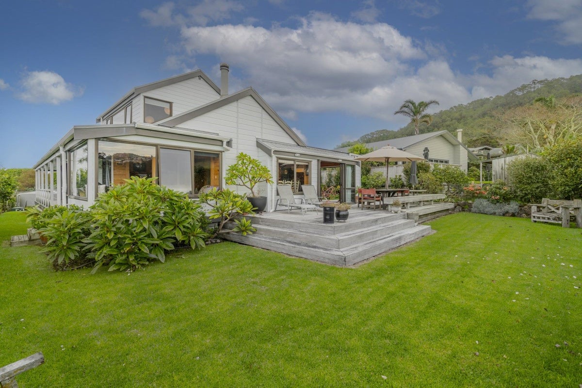 22 Emmerdale Drive, Hahei, Whitianga - Carousel 2