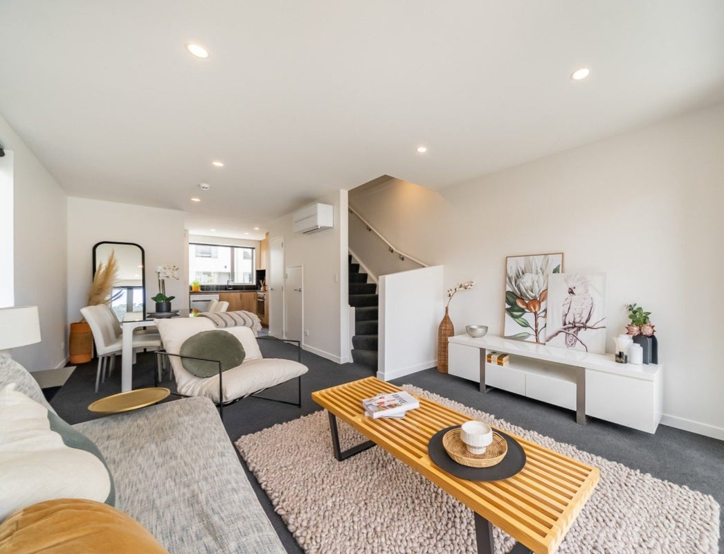 15 Te Ara O Te Amo Hohipene, Petone, Lower Hutt - Carousel 2