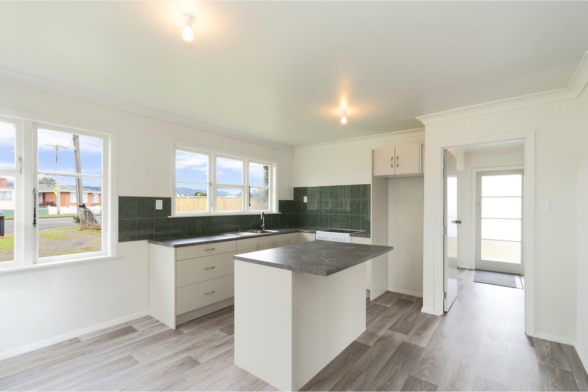 17 Bartholomew Road, Levin, Levin - Carousel 2