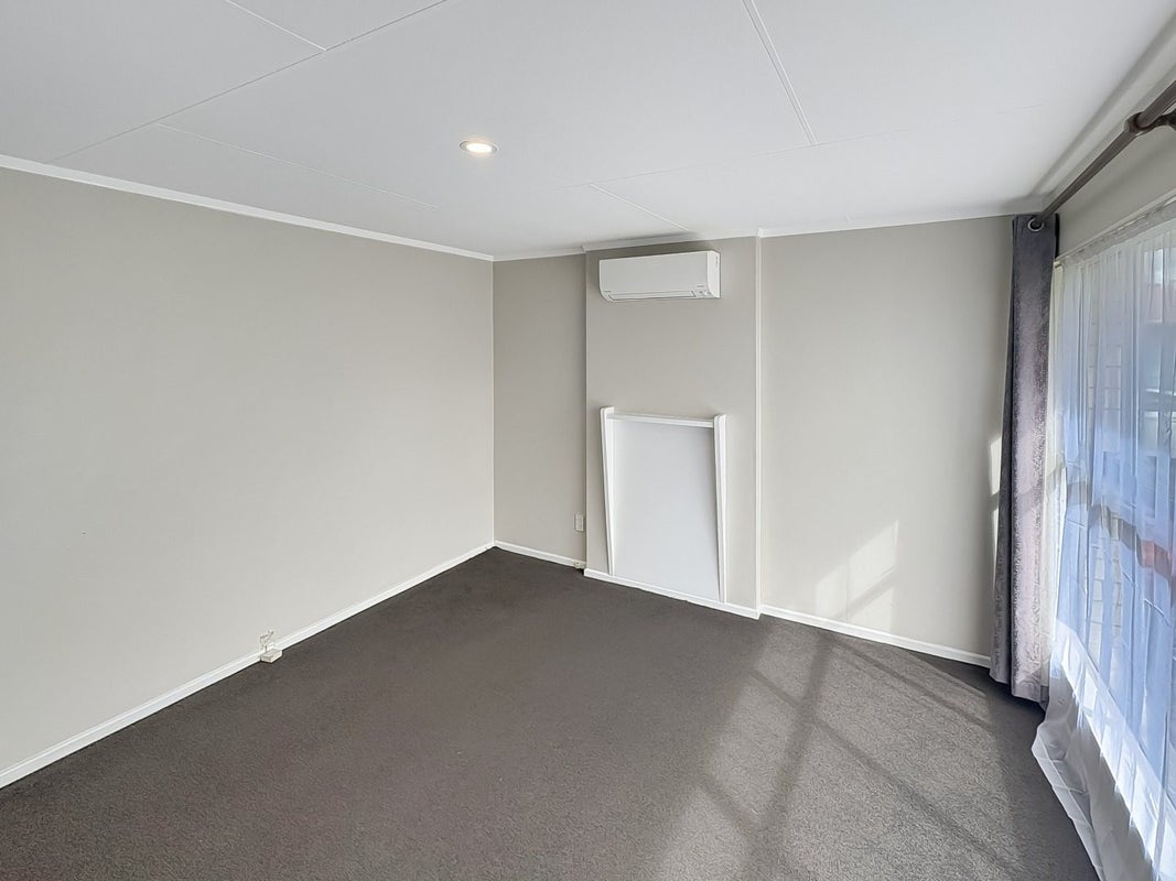 86 Stillwater Place, Westbrook, Palmerston North - Carousel 2