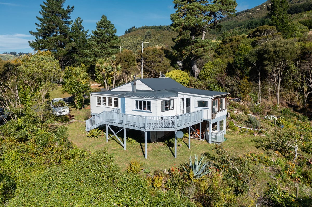18 Rowland Street, Osborne, Port Chalmers - Carousel 1
