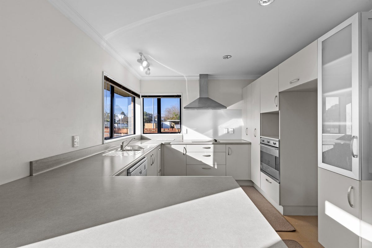 215 Park Road, Hokowhitu, Palmerston North - Carousel 2