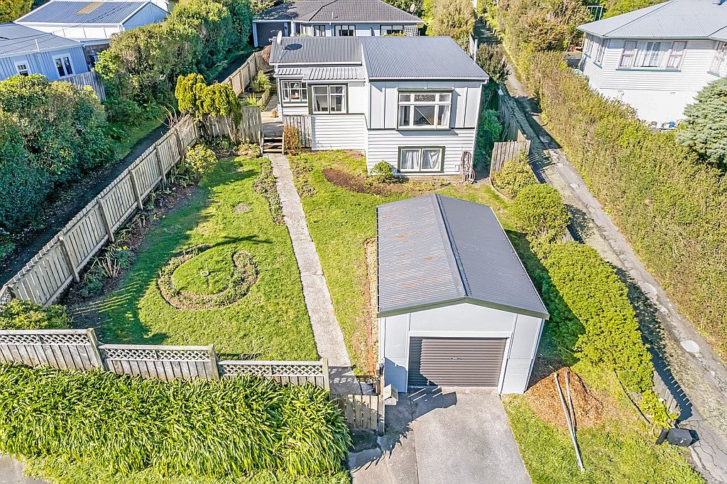 18 Chapman Street, Newlands, Wellington - Carousel 1